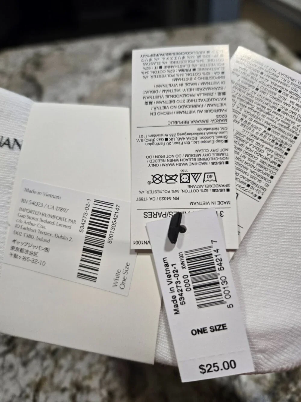 Banana Republic 3-Pairs Women's No-Show White Socks, New with Tags, Retails $25